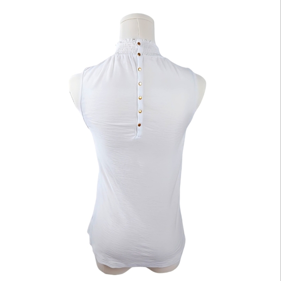 Nation LTD White Ruffle Neck Sleeveless Top Gold Snaps Fitted Size XS Girly - Picture 3 of 6